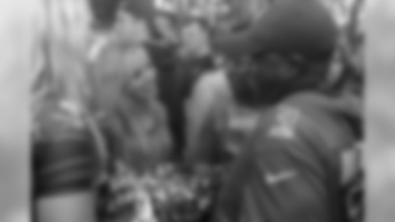 191012_MC_Bucs_Bus_0041