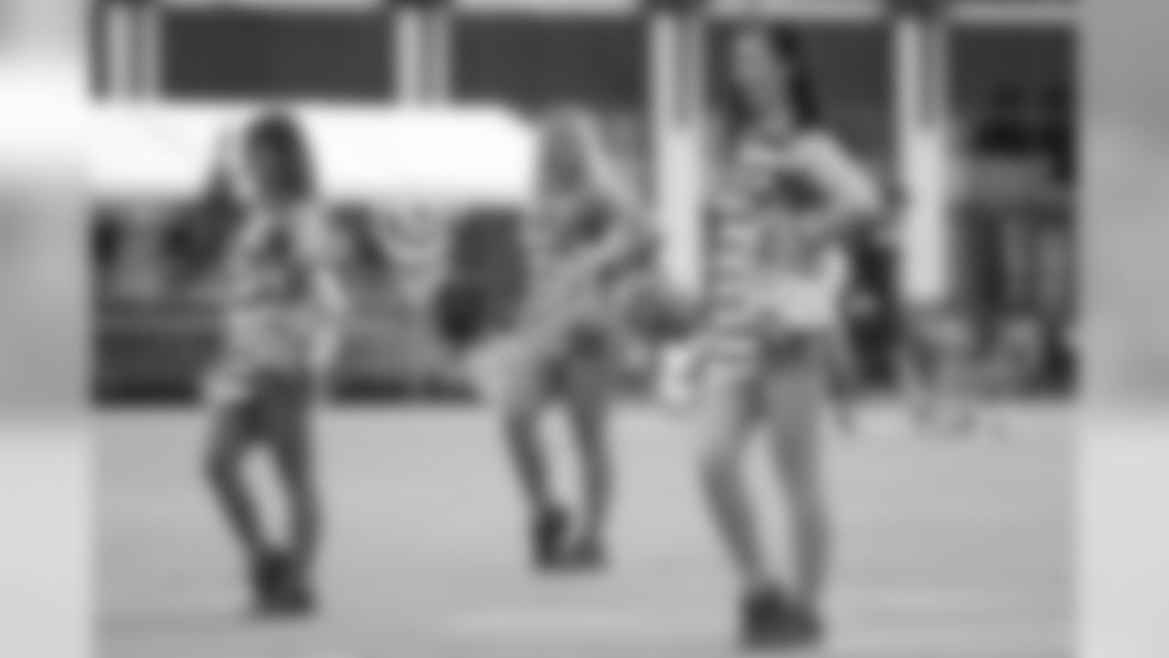 190805_TR_TrainingCamp9_fans096