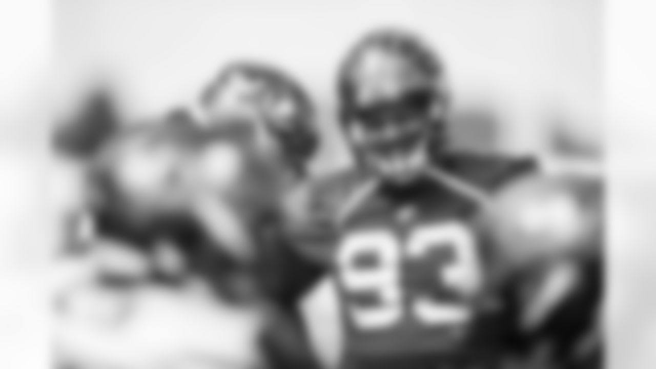 TAMPA, FL - October 21, 2021 - Defensive Tackle Ndamukong Suh #93 of the Tampa Bay Buccaneers during practice at AdventHealth Training Center. Photo By Kyle Zedaker/Tampa Bay Buccaneers
