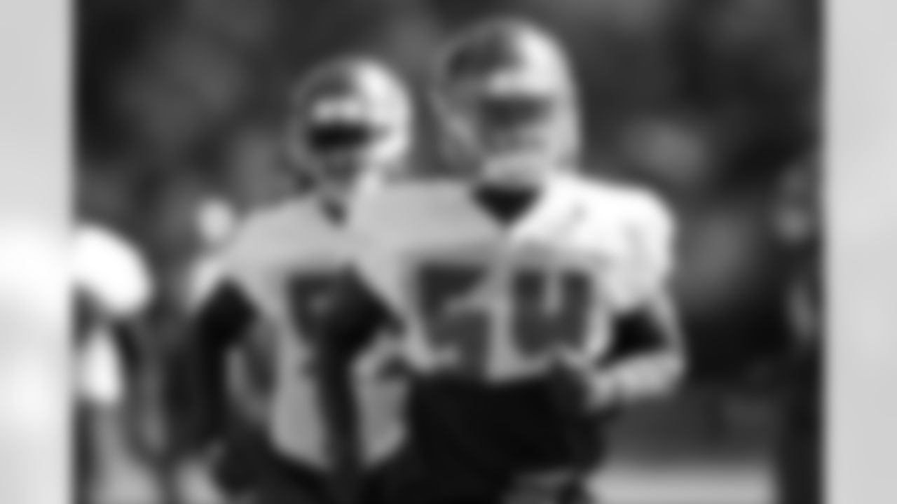 54 LB Lavonte David