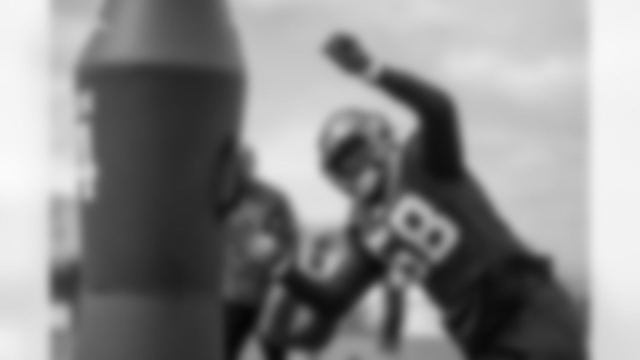 TAMPA, FL- OCTOBER 01, 2020 - Outside Linebacker Shaquil Barrett #58 of the Tampa Bay Buccaneers during practice at AdventHealth Training Center. Photo By Kyle Zedaker/Tampa Bay Buccaneers
