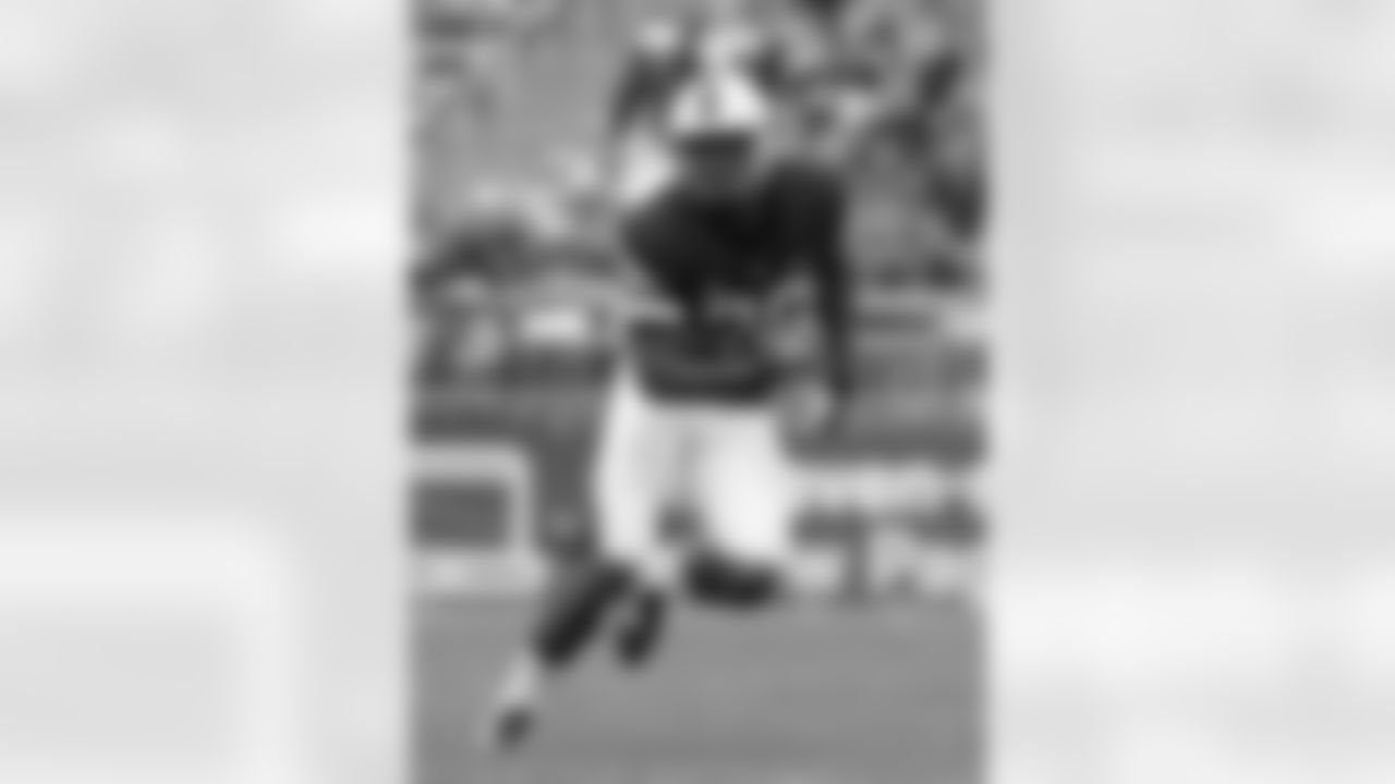 Obi Melifonwu - S, Connecticut
