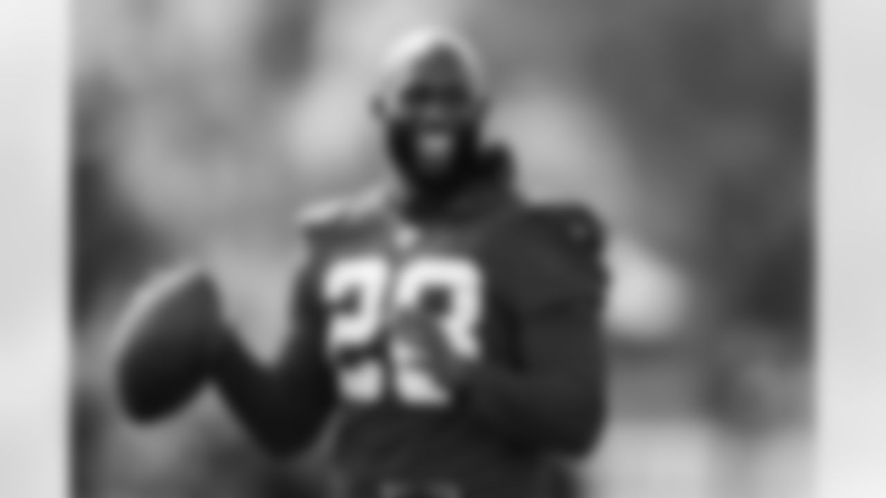 TAMPA, FL - SEPTEMBER 24, 2020 - Running Back Leonard Fournette #28 of the Tampa Bay Buccaneers during practice at AdventHealth Training Center. Photo By Tori Richman/Tampa Bay Buccaneers