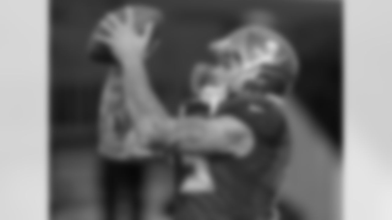 WR Mike Evans