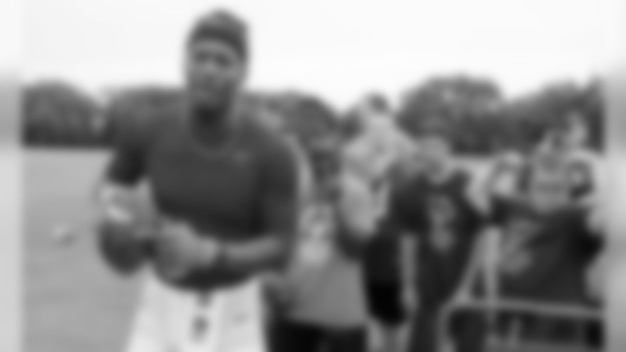3 QB Jameis Winston with Special Olympic Athletes