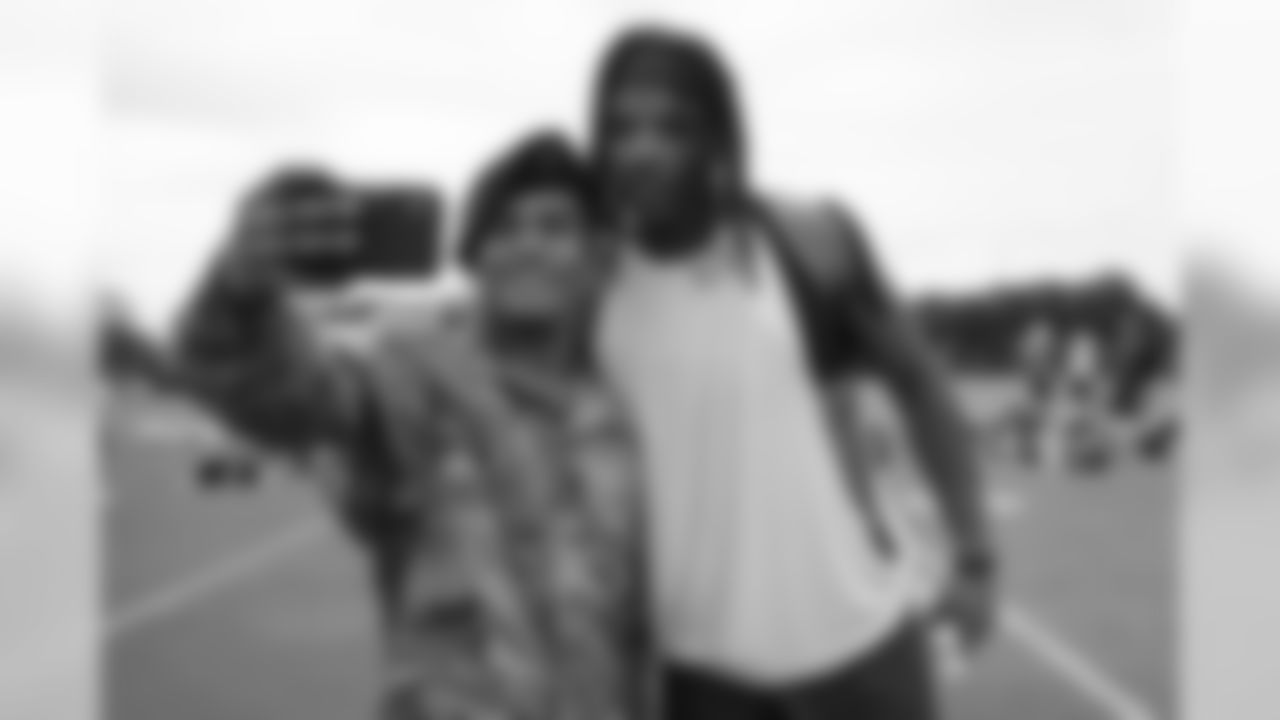 190805_TR_TrainingCamp9_fans073_1