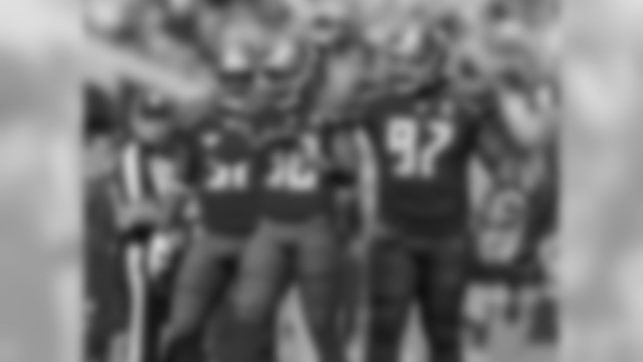 CB Jude Adjei-Barimah, DT Akeem Spence