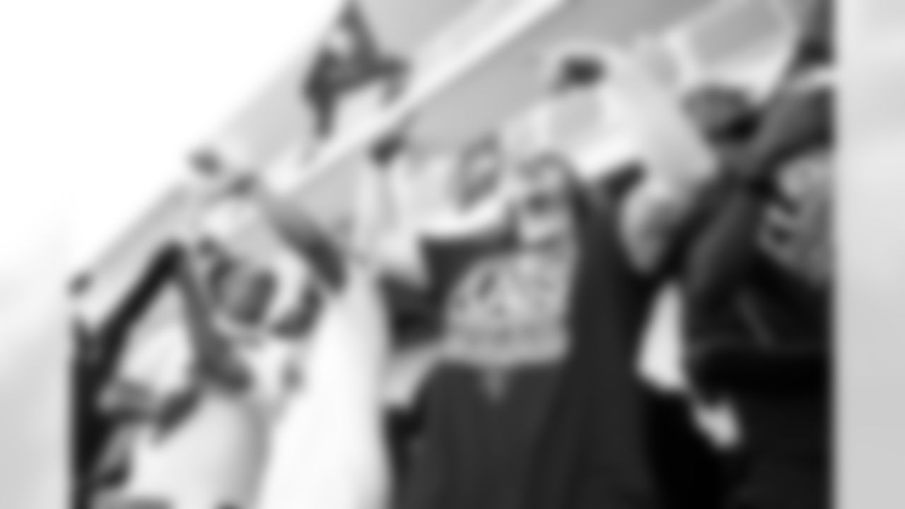 parade_353
