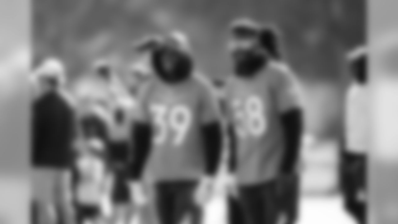 ORLANDO, FL - JANUARY 25, 2020 - Eddie Jackson of the Chicago Bears and Outside Linebacker Shaquil Barrett #58 of the Tampa Bay Buccaneers at Day 3 of practice at the Pro Bowl. Photo By Kyle Zedaker/Tampa Bay Buccaneers