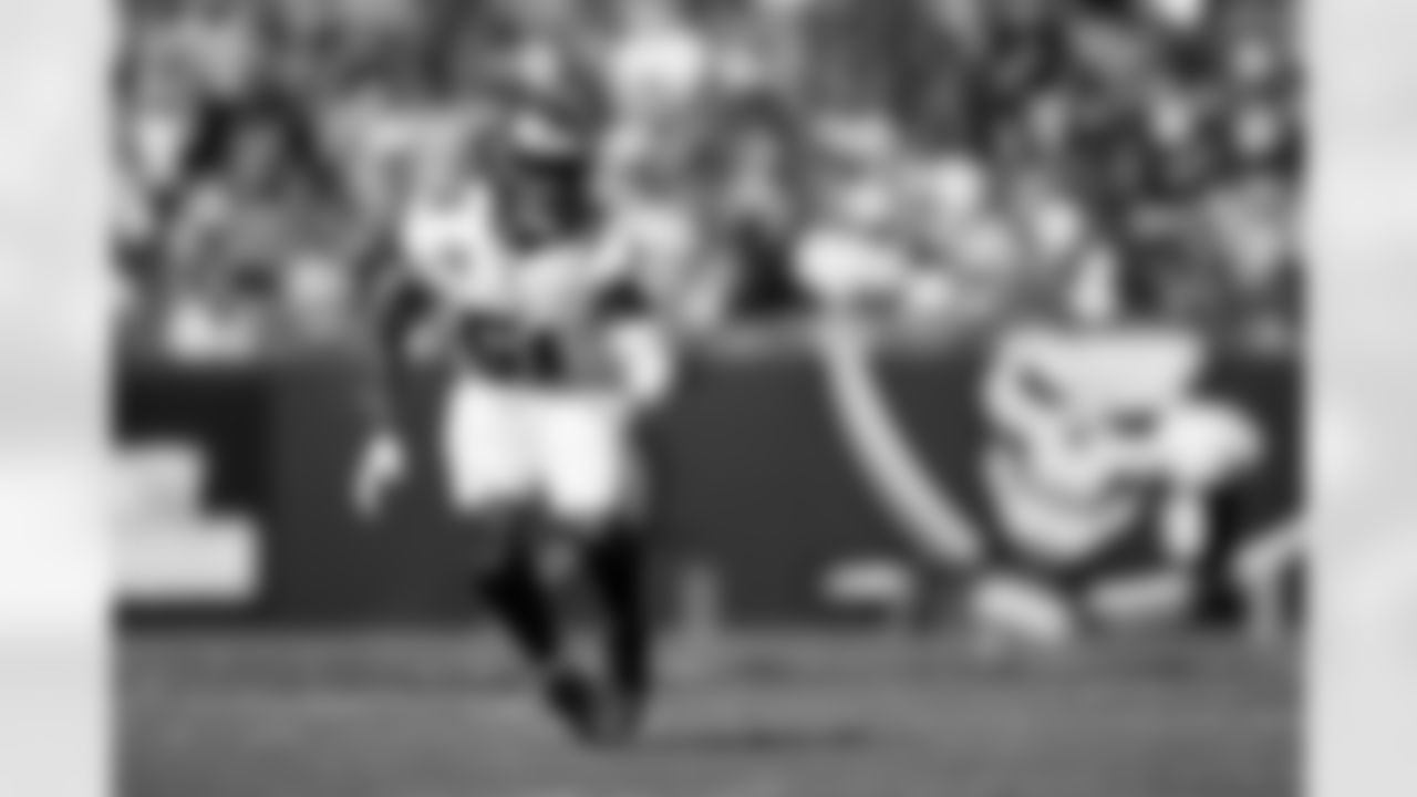 ILB Kevin Minter