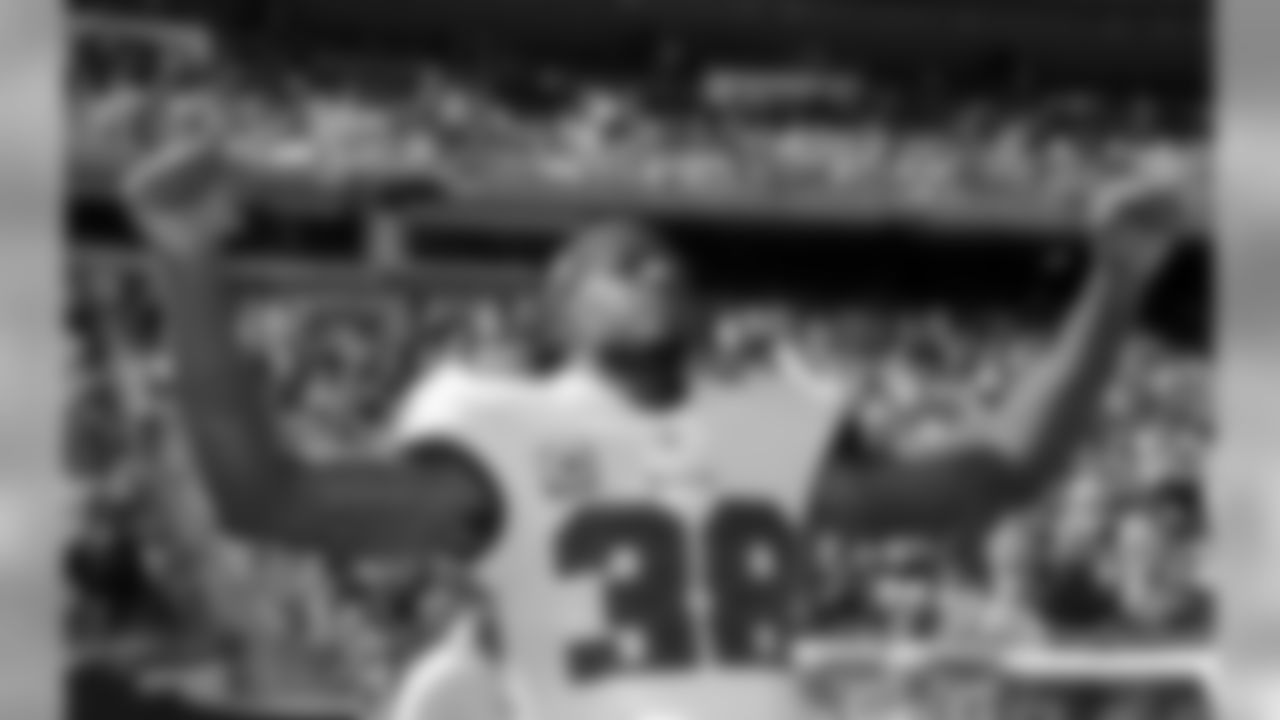 Buccaneers at Patriots