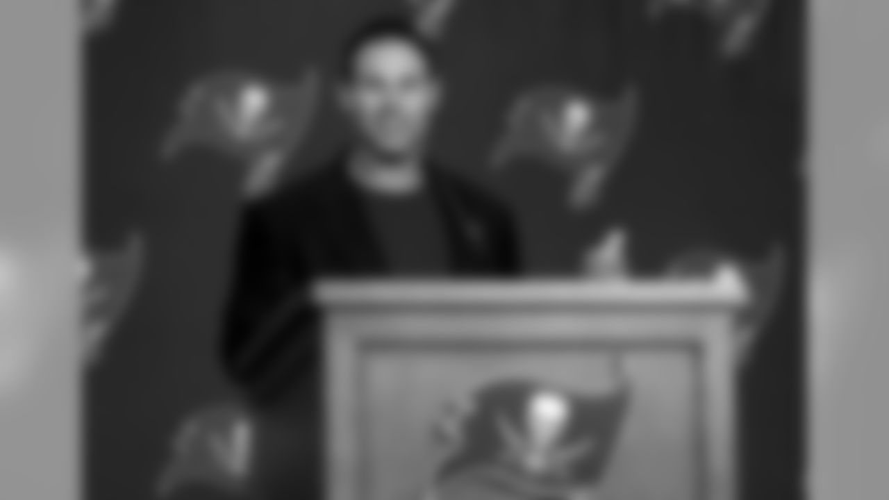 Alstott is elected into the Buccaneers' Ring of Honor.