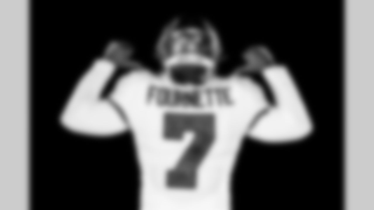 TAMPA, FL - June 07, 2021 - Running Back Leonard Fournette #7 of the Tampa Bay Buccaneers during 2021 Asset Shoot. Photo By Kyle Zedaker/Tampa Bay Buccaneers