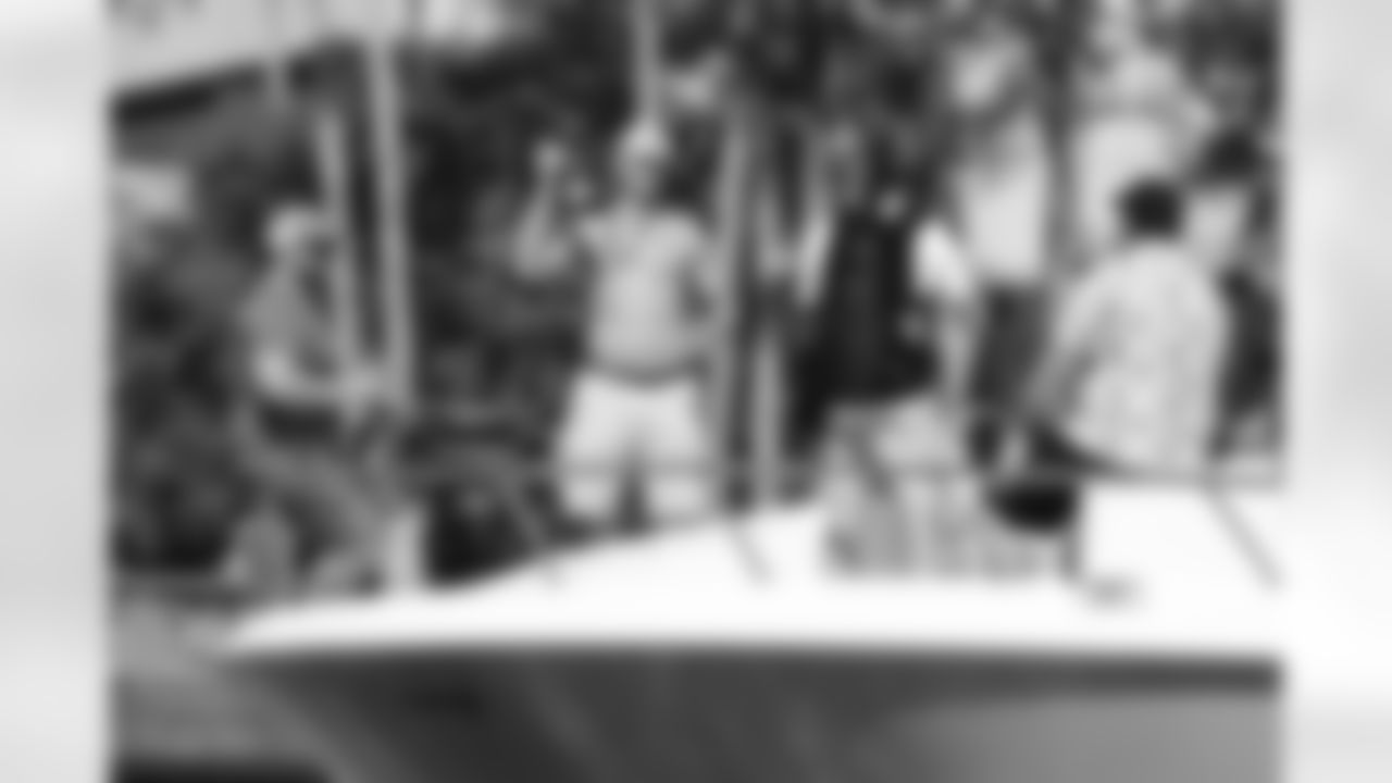 parade_097