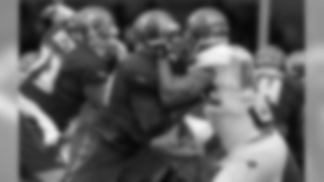 OT Demar Dotson