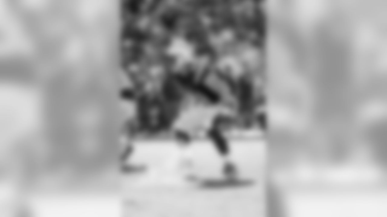 51 OLB Kyle Emanuel
