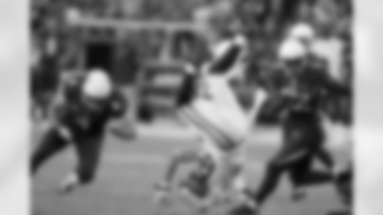 Giving support in kickoff coverage