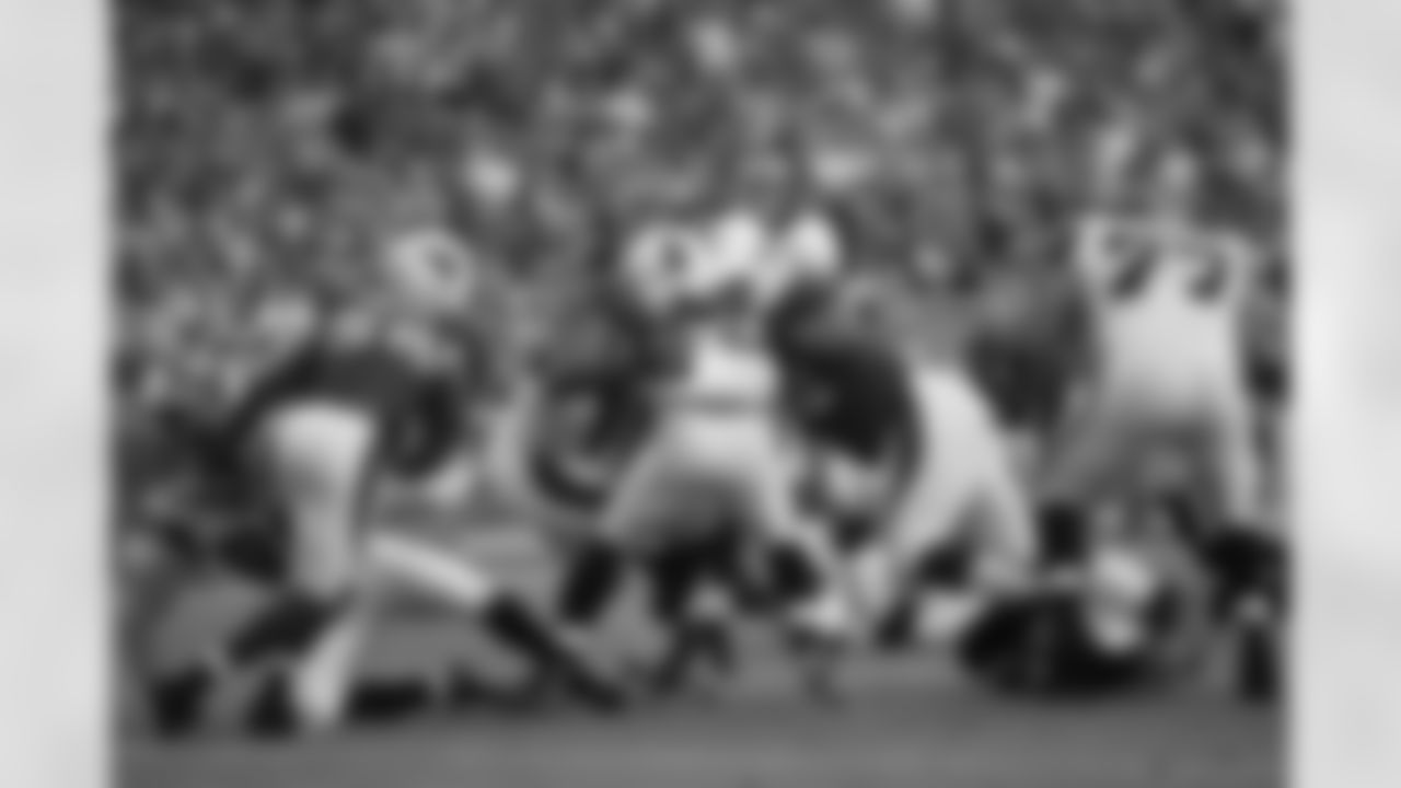 Cards defense stops Marshawn Lynch for no gain