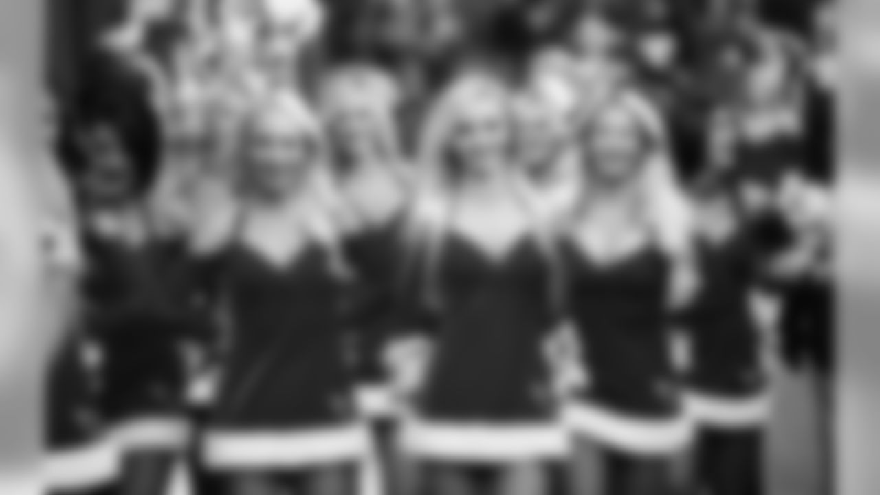Images of the Cardinals cheerleaders during the Week 15 contest at State Farm Stadium
