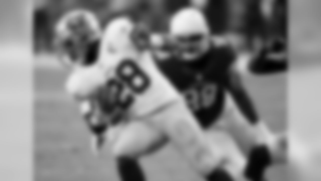 49ers RB Carlos Hyde and Cardinals DT Corey Peters