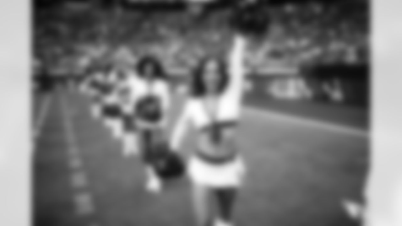 Arizona Cardinals Cheerleaders during the 2022 regular season game between the Arizona Cardinals and the Los Angeles Rams on Sunday, Sept. 25, 2022 in Glendale, AZ.