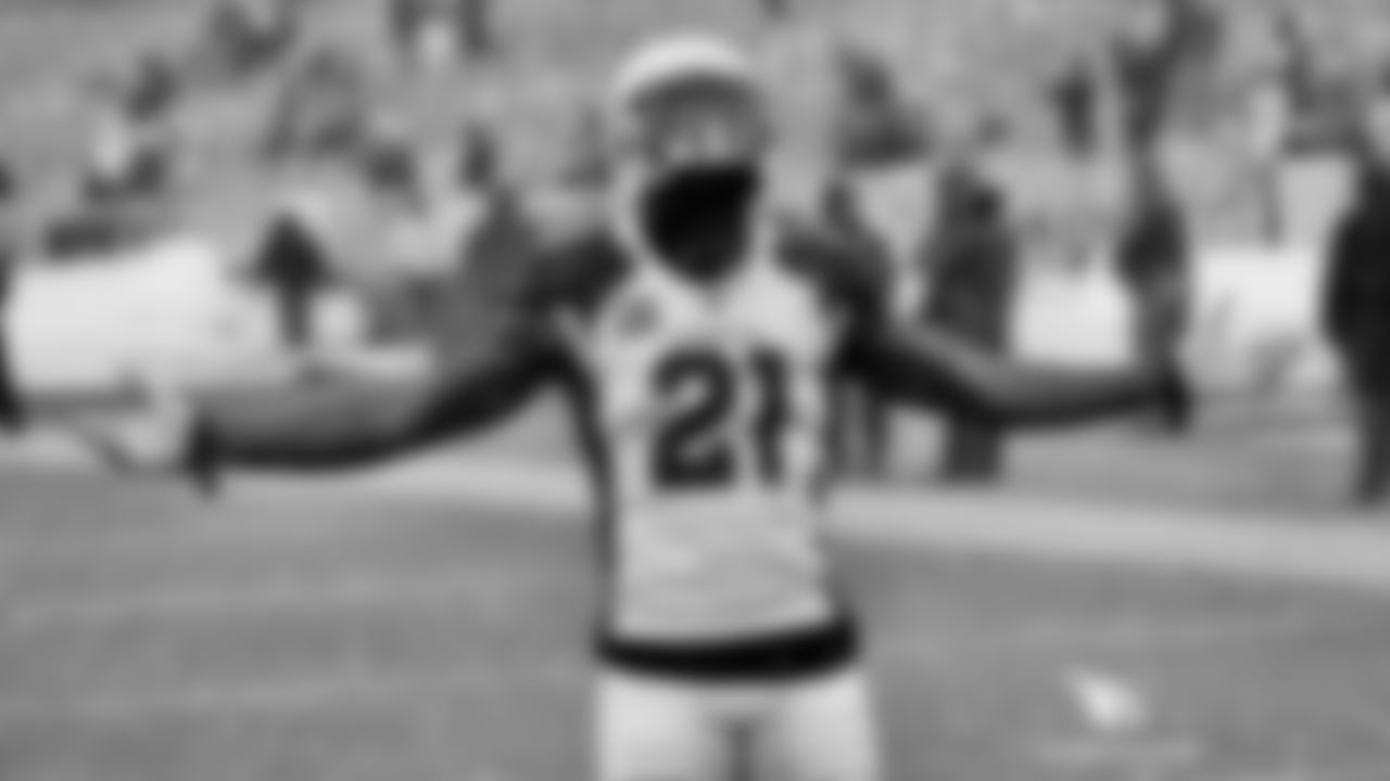 CB Patrick Peterson enjoys the snow before the game