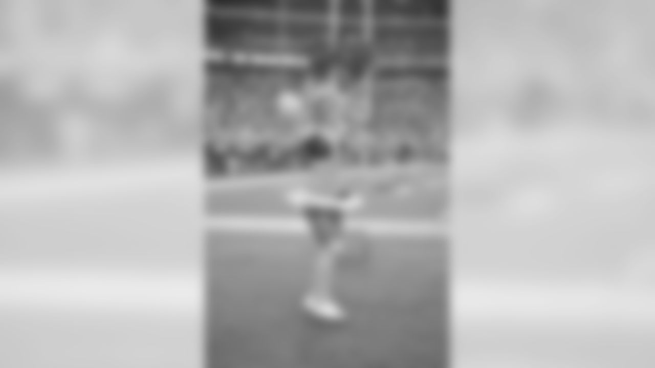 Images of the Cardinals cheerleaders at the Cards-Falcons game.
