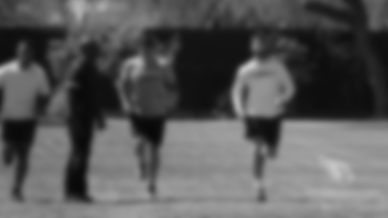 QBs Charles Kanoff and Josh Rosen run.