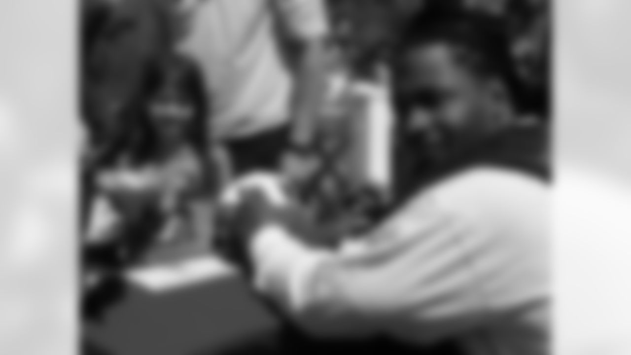 Darnell Dockett poses for a picture