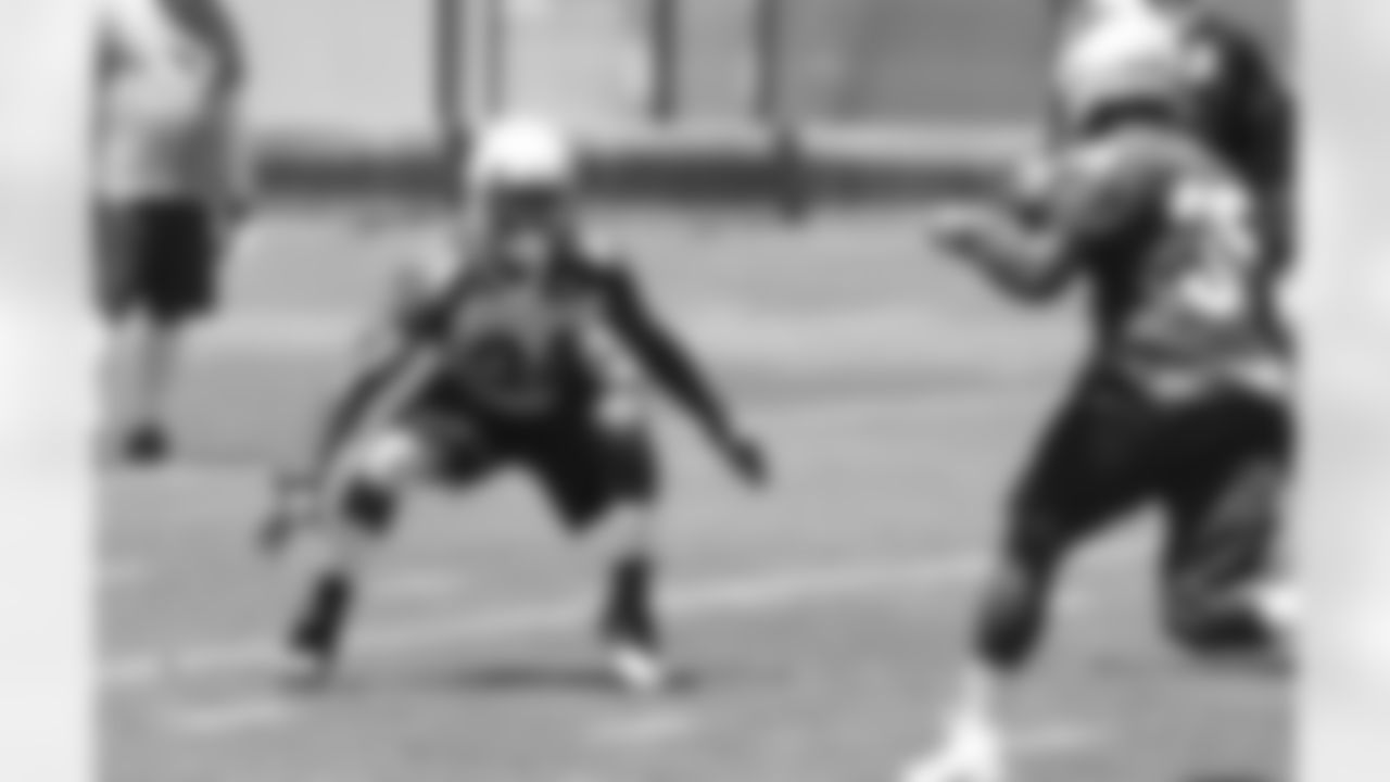Ryan Williams breaks down to pass protect