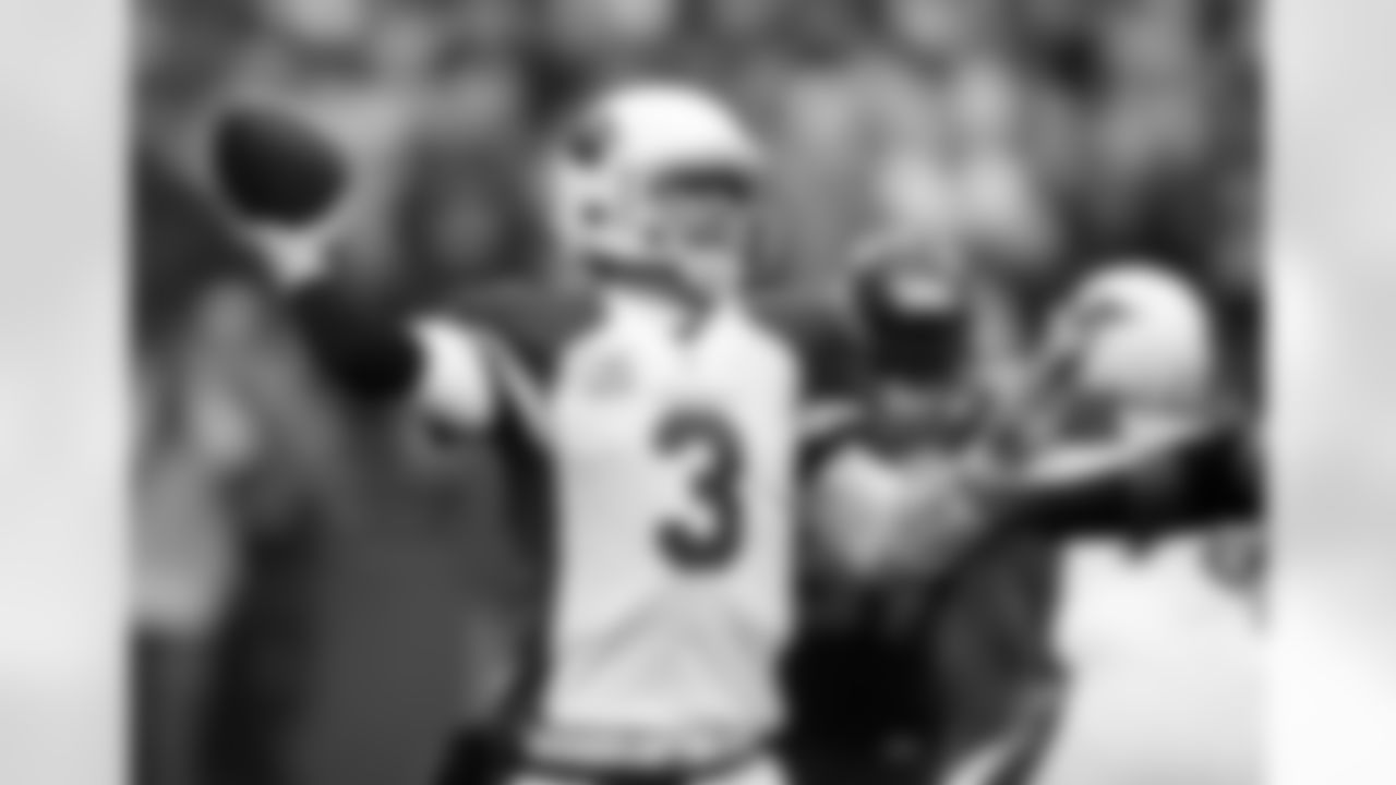 Carson Palmer throws a pass.