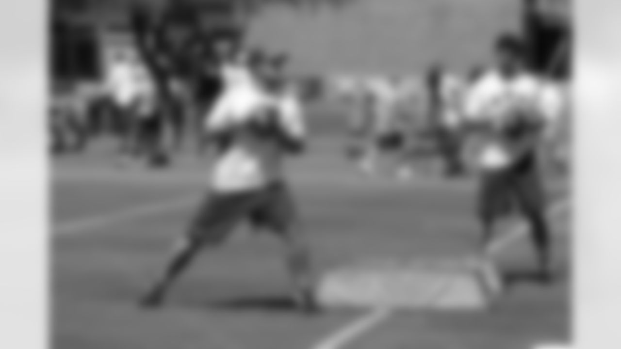 QB John Skelton practices footwork