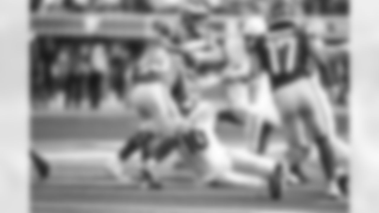 Arizona Cardinals linebacker Josh Woods (10) during the Week 6 regular season game between the Arizona Cardinals and the Los Angeles Rams on Sunday, Oct 15, 2023 in Inglewood, CA.