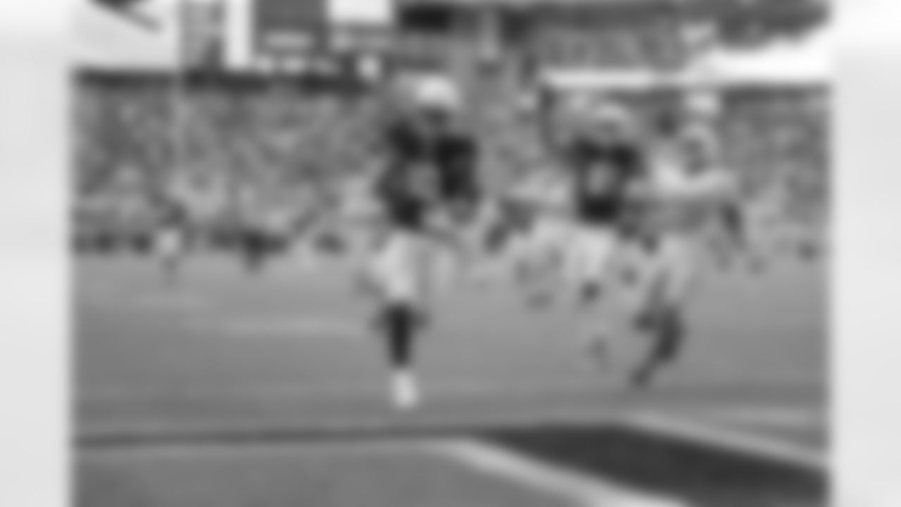 Arizona Cardinals wide receiver DeAndre Hopkins (10) during the 2022 regular season game between the Arizona Cardinals and the Los Angeles Chargers on Sunday, Nov. 27, 2022 in Glendale, AZ.
