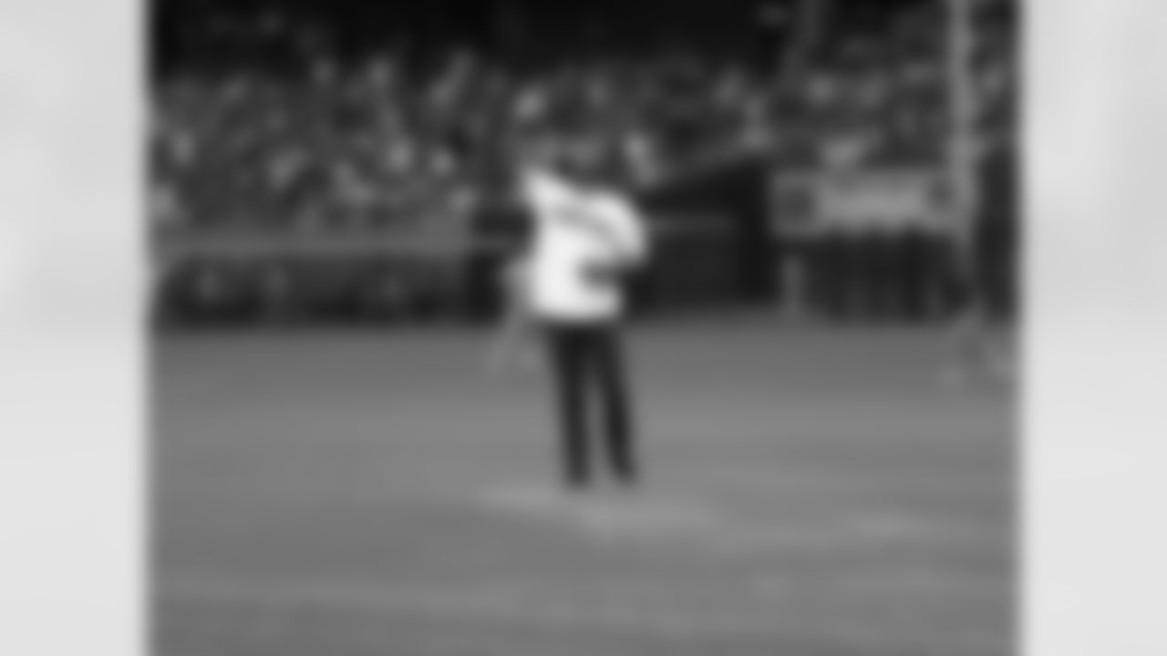 Fitzgerald waving to the fans