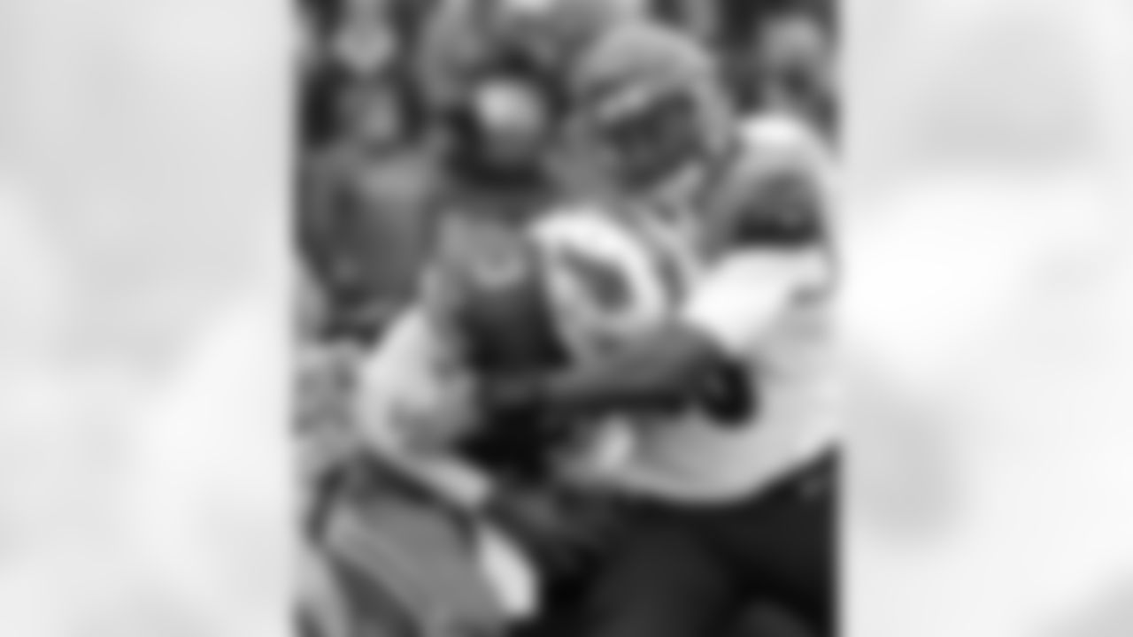 DE Carlos Dunlap