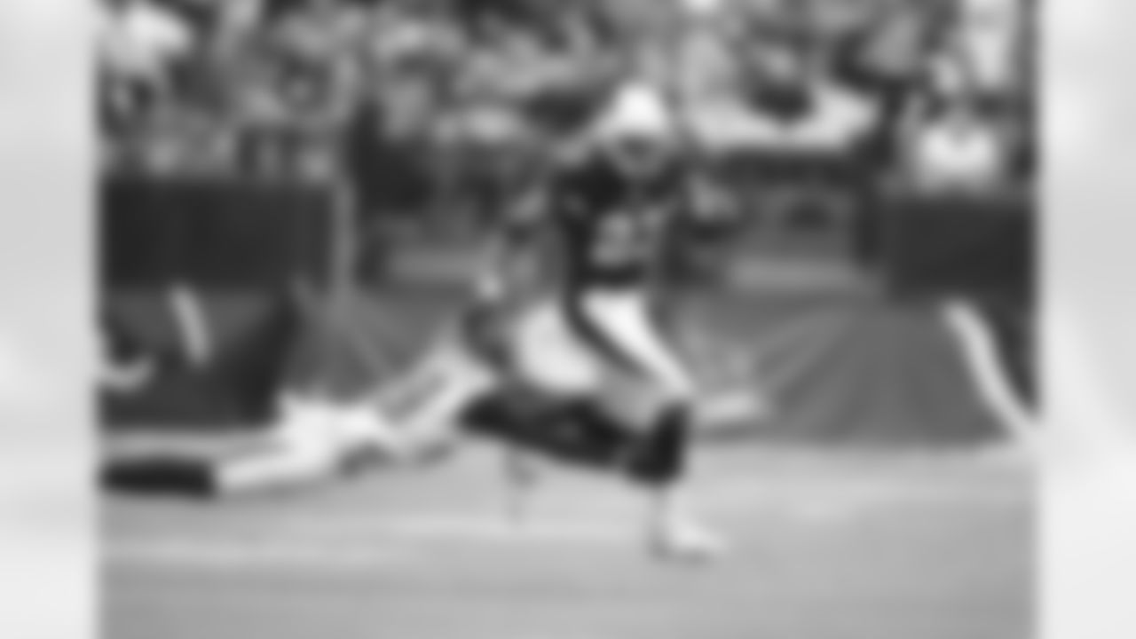 RB Adrian Peterson breaks loose