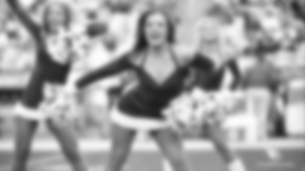 Images of the Cardinals cheerleaders during the Week 16 matchup at State Farm Stadium