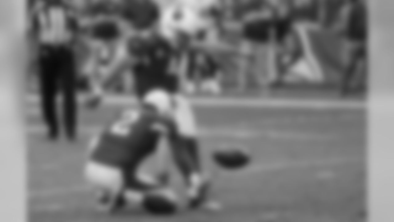Phil Dawson knocks in a field goal for the Cardinals