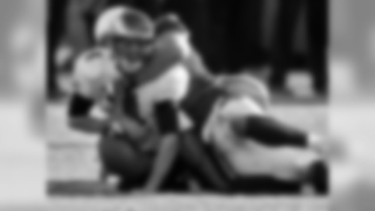 2005: LB Chike Okeafor sacks Eagles QB Mike McMahon