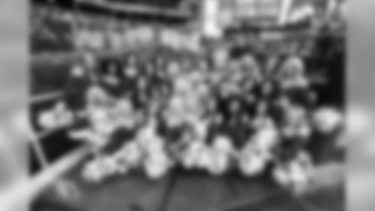Images of the Cardinals cheerleaders during the Week 15 contest at State Farm Stadium