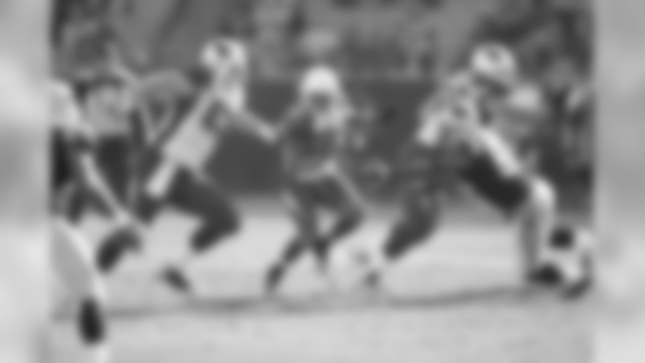 LaRod Stephens-Howling gains 6-yards on this carry