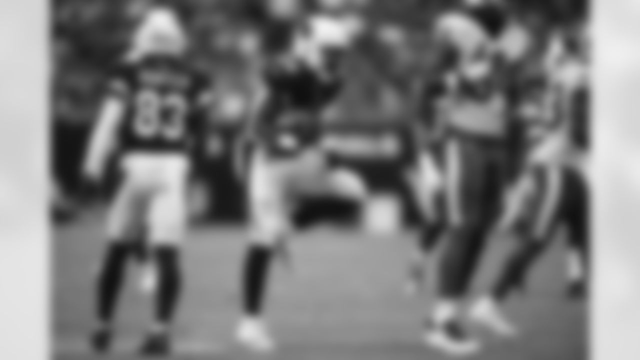 Arizona Cardinals running back Eno Benjamin (26) during the 2022 regular season game between the Arizona Cardinals and the Los Angeles Rams on Sunday, Sept. 25, 2022 in Glendale, AZ.