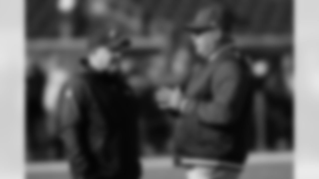 Bruce Arians chats with Chip Kelly in Philadelphia.