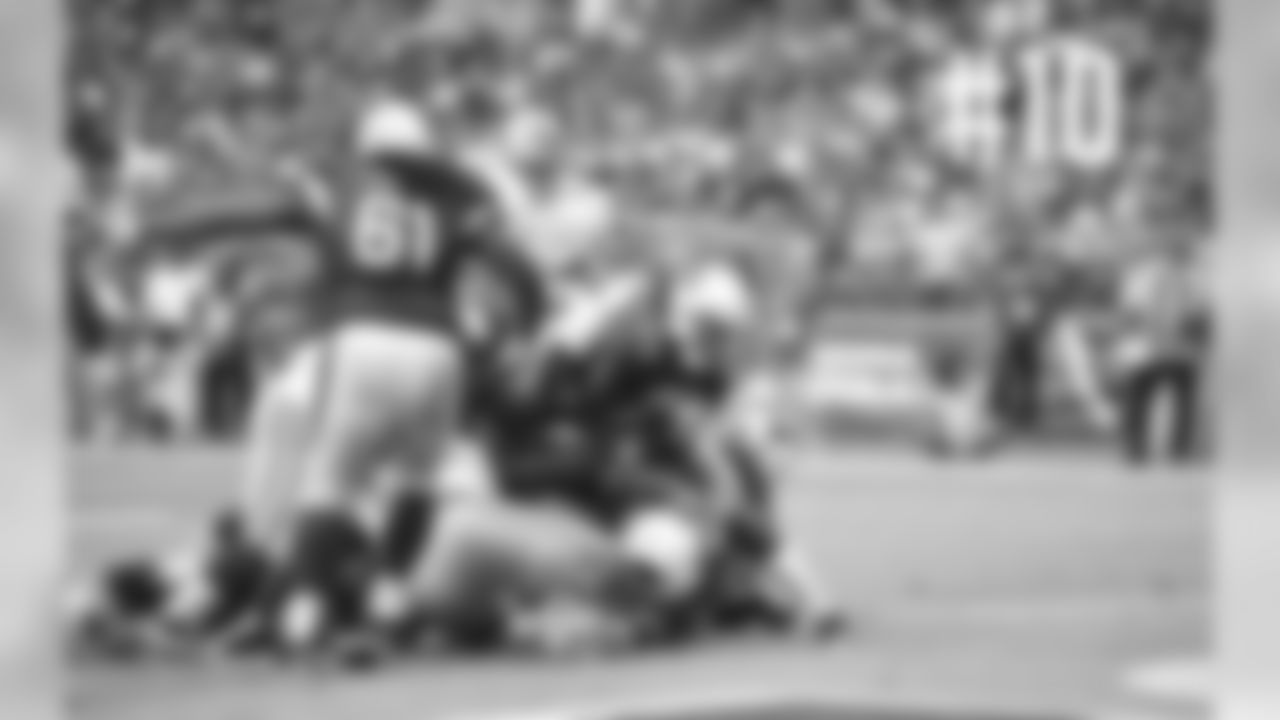 RB Chris Johnson crosses the goal-line for a touchdown