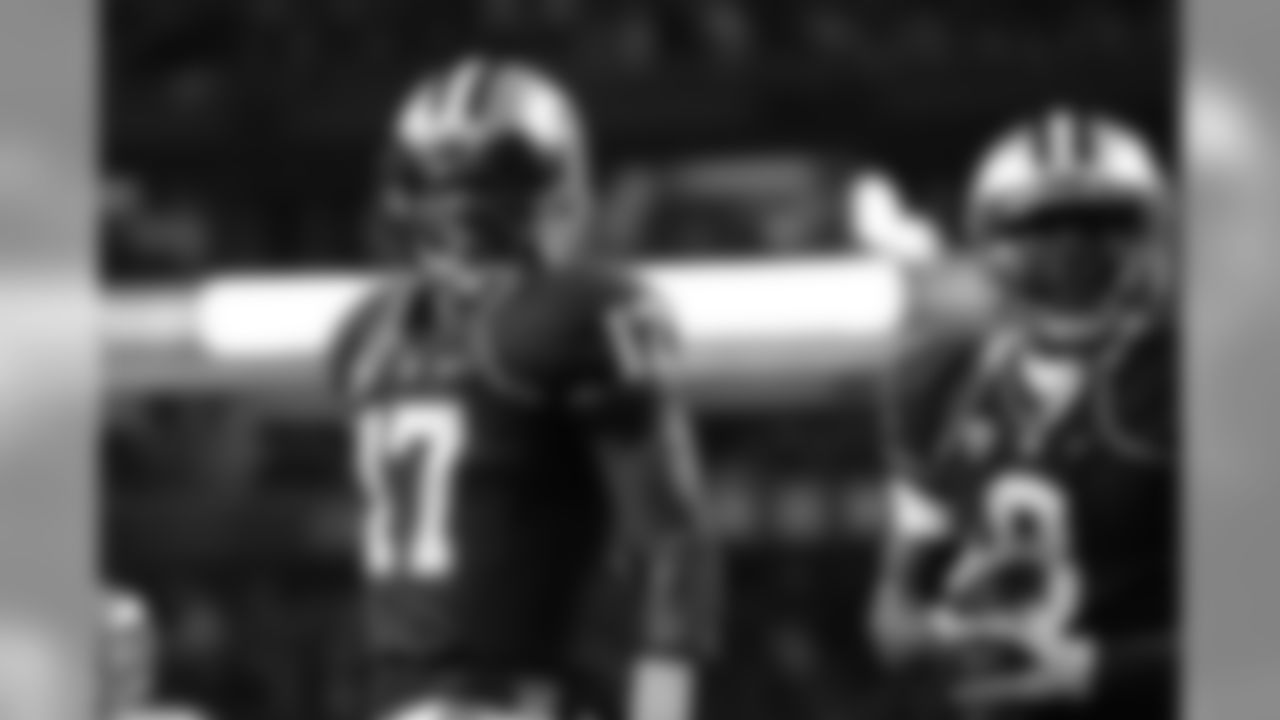 Washington WR Kevin Smith (right)