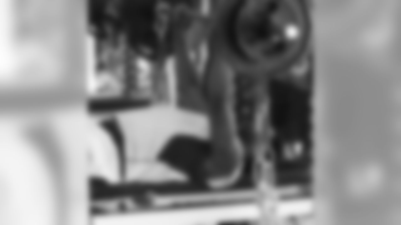LB Alex Okafor with the lift