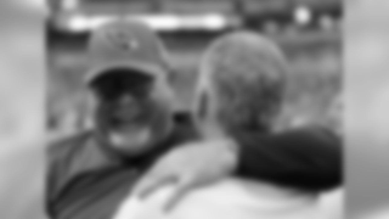 Cardinals coach Bruce Arians (left) with Colts coach Chuck Pagano