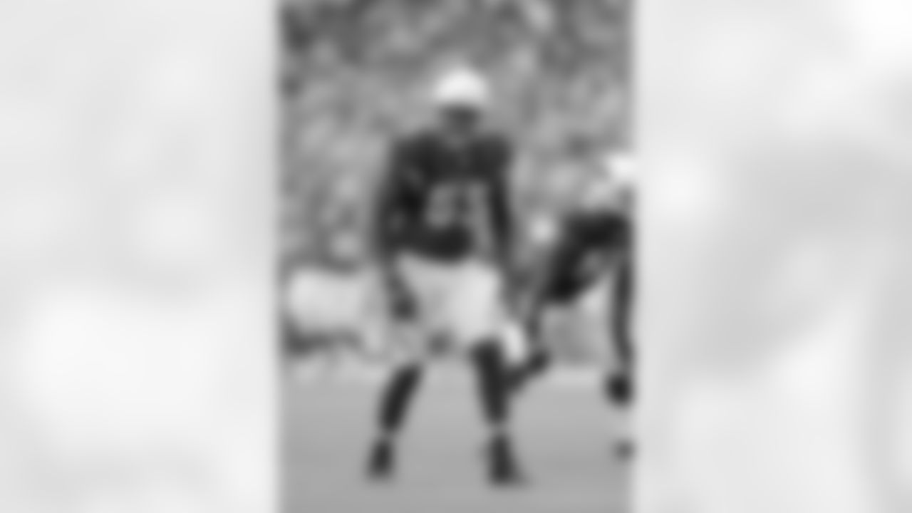 Long-time Steeler Joey Porter plays Pittsburgh on 10/23/2011