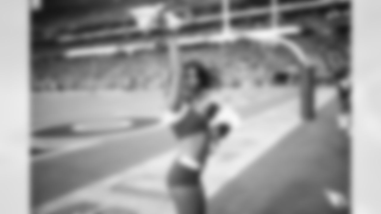 Arizona Cardinals Cheerleaders during the 2022 regular season game between the Arizona Cardinals and the Los Angeles Rams on Sunday, Sept. 25, 2022 in Glendale, AZ.